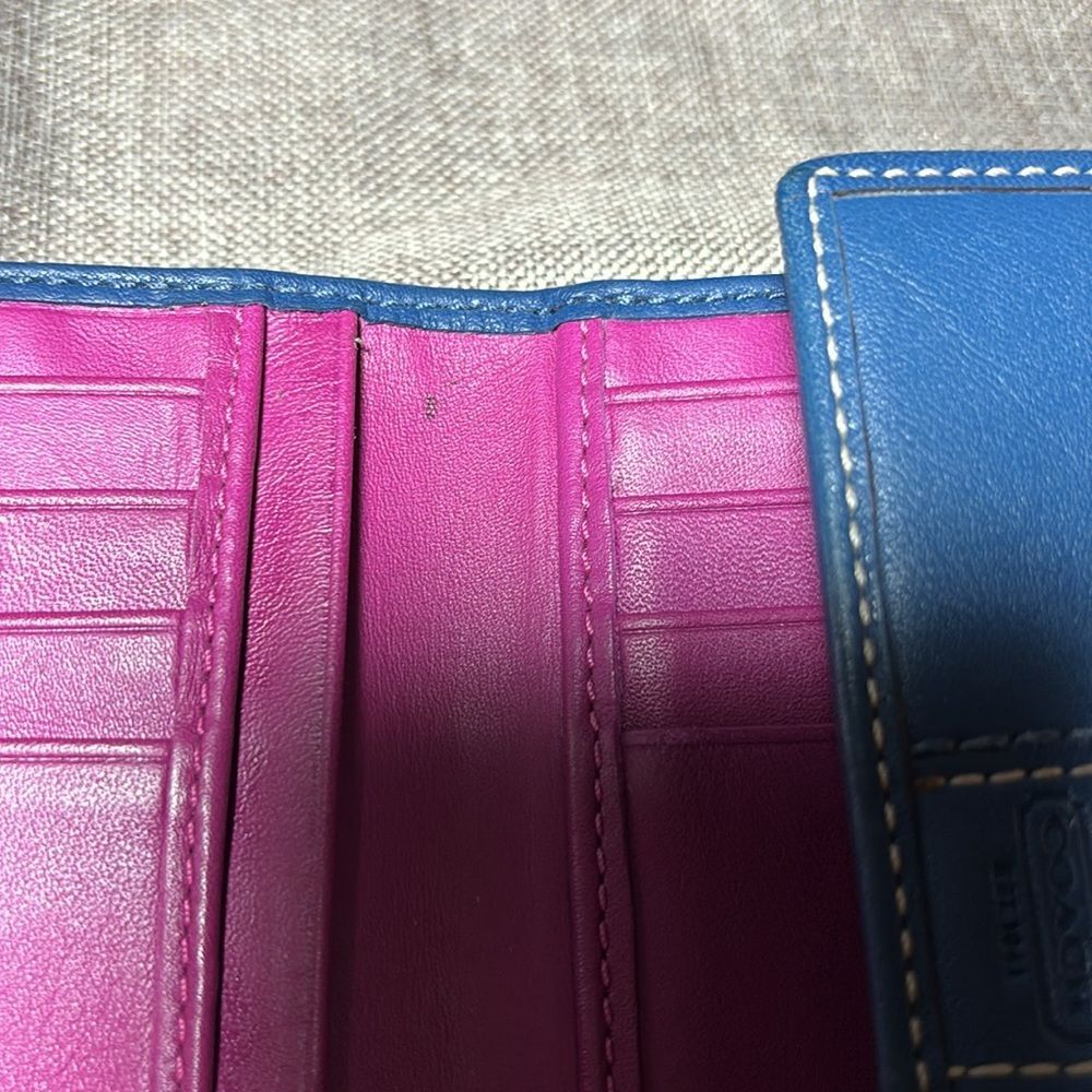 COACH Trifold Small Wallet Credit Card Holder - Picture 6 of 7